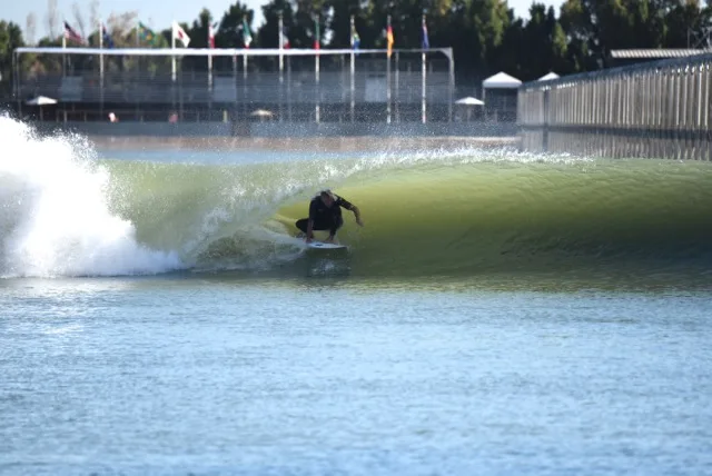 Kelly Slater Wave Co pool - inside section-Simon Anderson surfing
