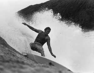 Simon Anderson surfing